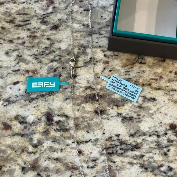 EFFY Brasilica Emerald .51 CTW & Diamond .07 CTW Cross Necklace New w/ Box - Picture 5 of 7